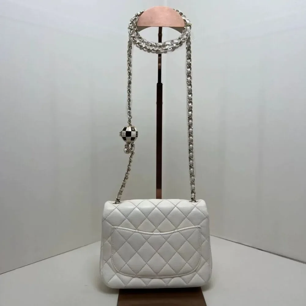 CHANEL brand color
